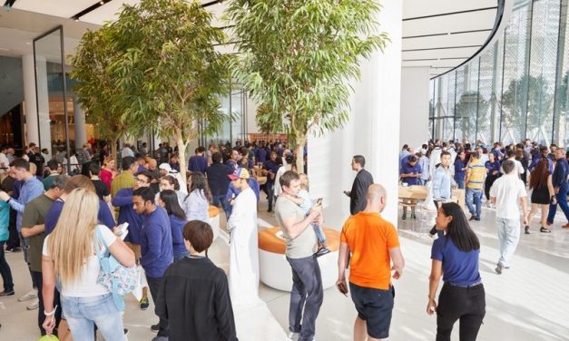 جشن افتتاحیه فروشگاه جدید اپل در بازار دبی