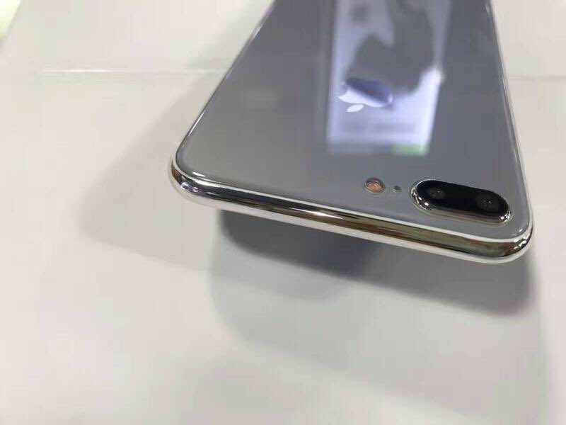 تصاویری از iPhone 7S Plus  با قاب پشت شیشه ای